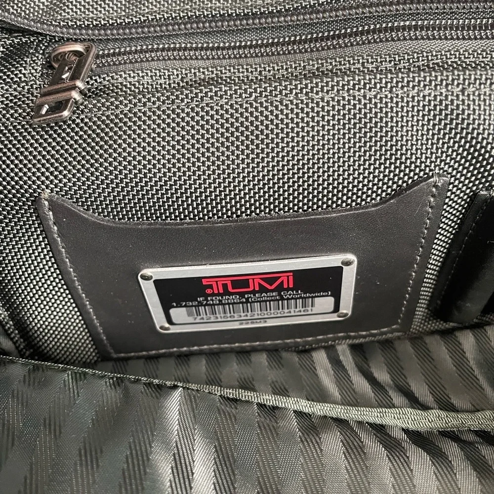 Tumi Deluxe Travel Bag Army Green NWOT